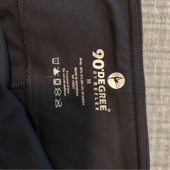 NWT: 90 Degree By Reflex | Black Highwaisted Cropped Leggings - Picture 3 of 7